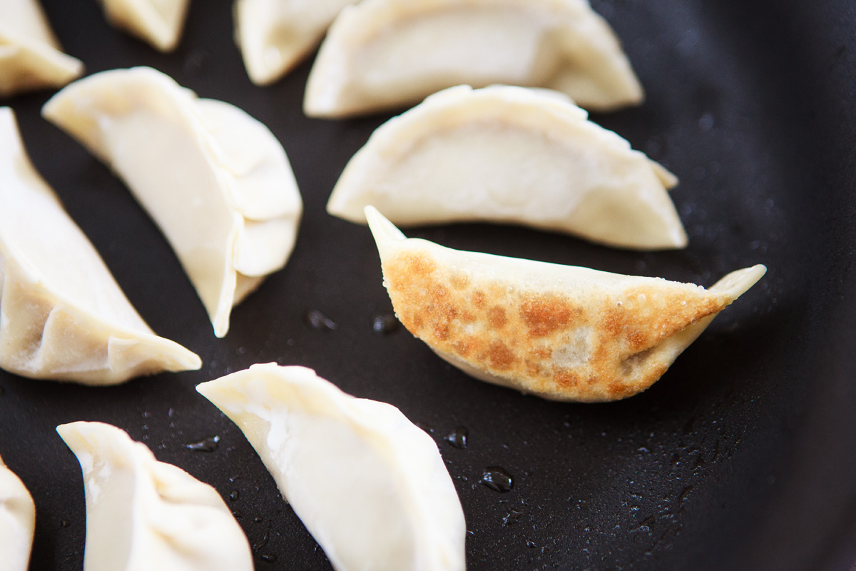 Gyoza with Crispy Lattice Recipe - Hanetsuki Gyoza