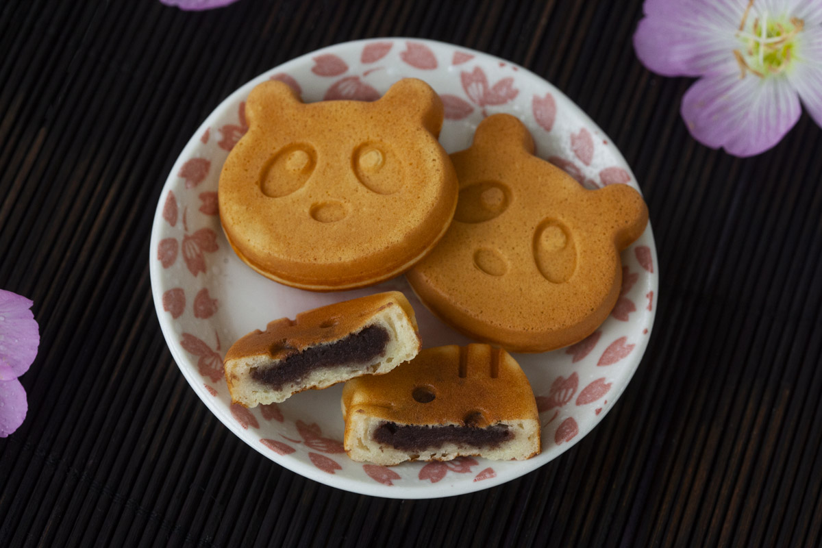 Ningyo-Yaki Waffle Maker Recipe (Japanese Doll Cakes filled with Anko)