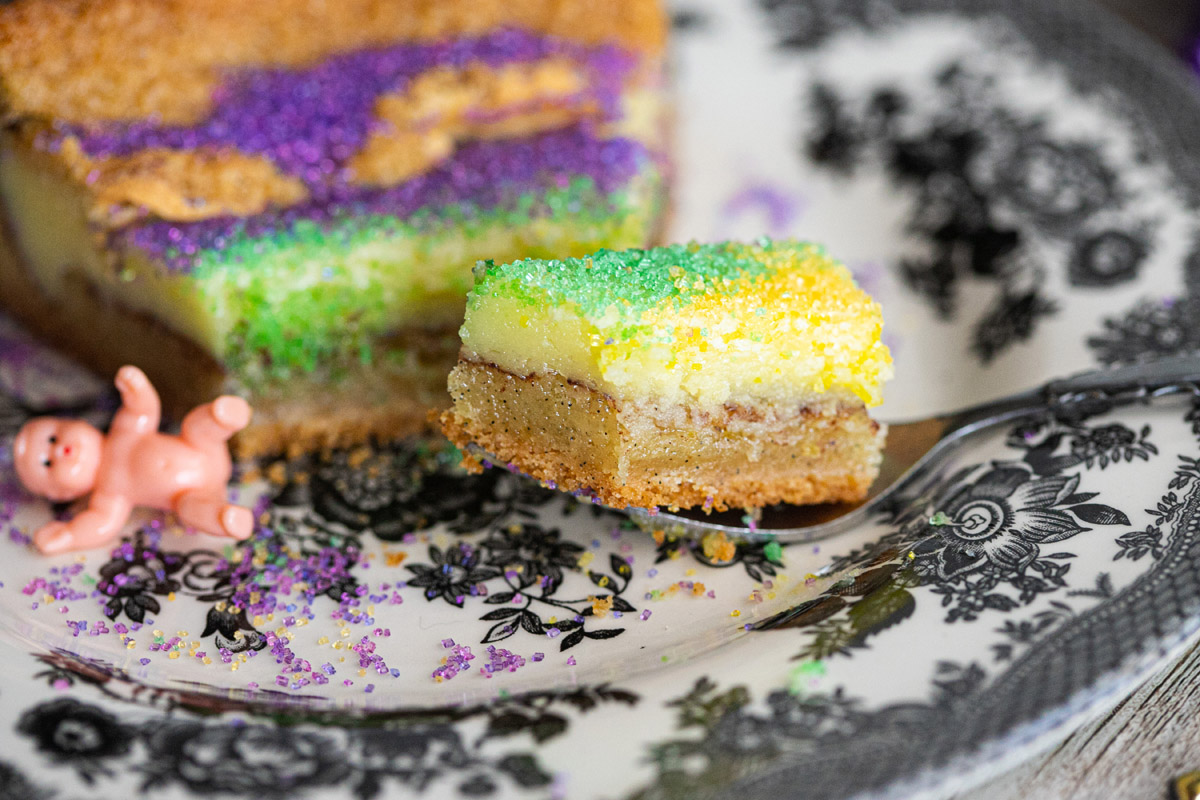 Ooey Gooey King Cake Recipe