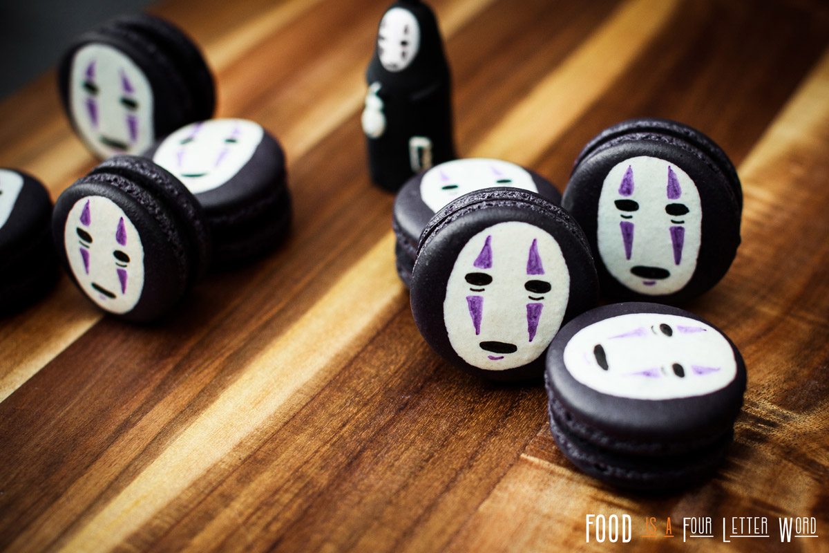 Spirited Away No-Face Macarons Recipe (カオナシ kaonashi)