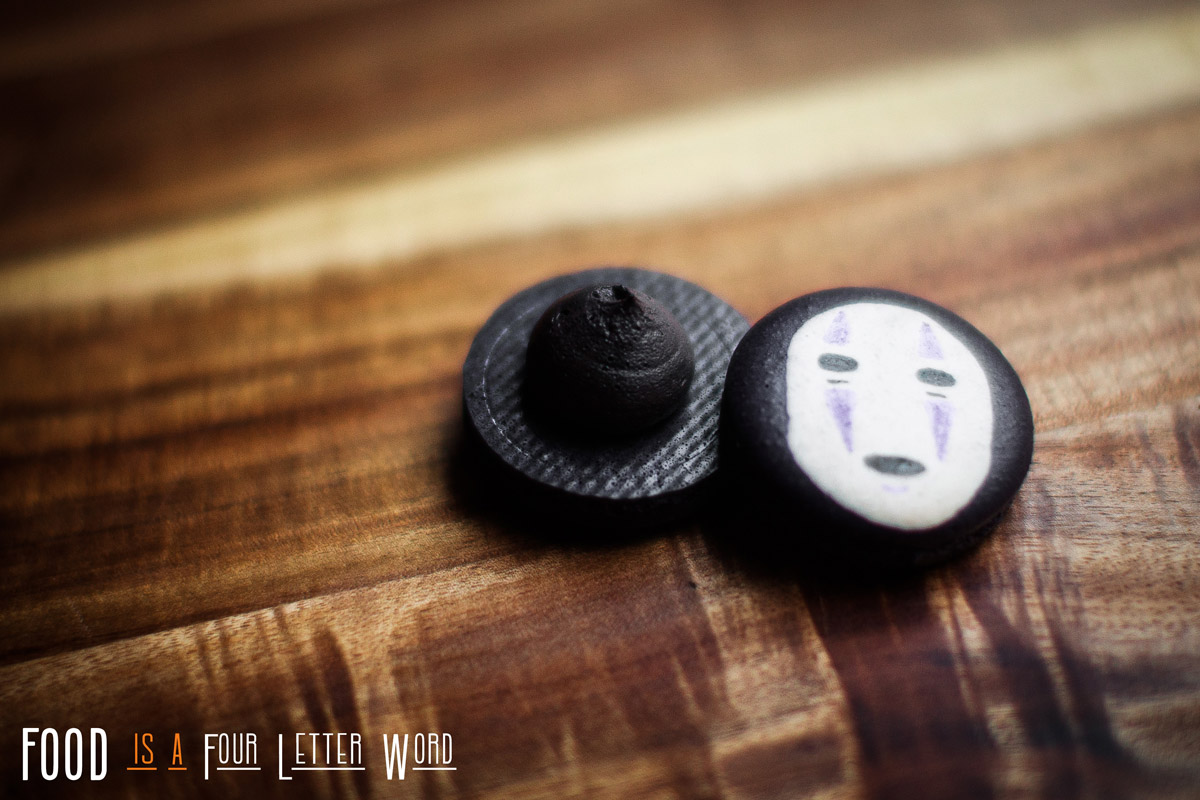 Spirited Away No-Face Macarons Recipe (カオナシ kaonashi)