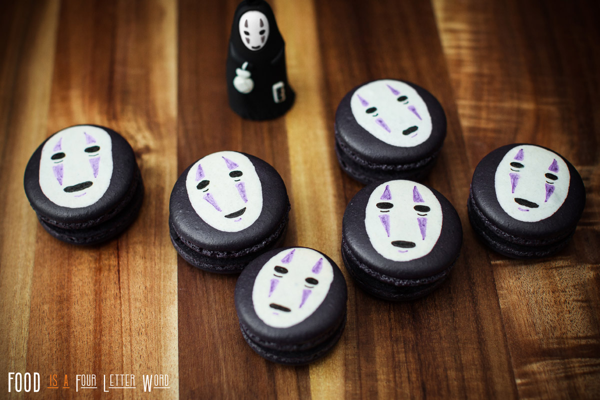 Spirited Away No-Face Macarons Recipe (カオナシ kaonashi)